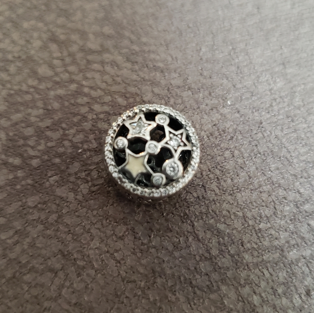 Pandora Retired Illuminating Stars Charm - Picture 4 of 10